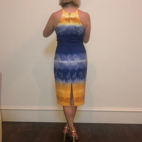 Yellow and gold midi dress with a slit in the back - Picture 3 of 3